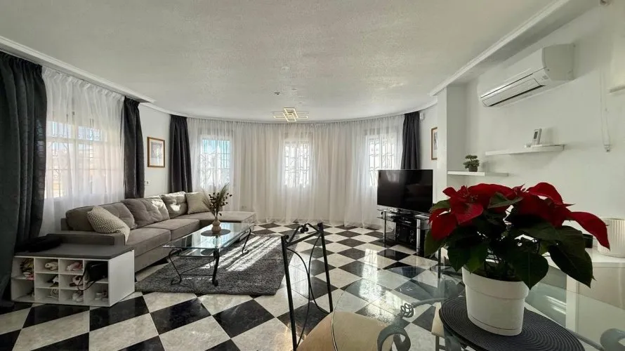 4 bedrooms villa for sale , Playa Flamenca II, Spain No. 31221 № 1