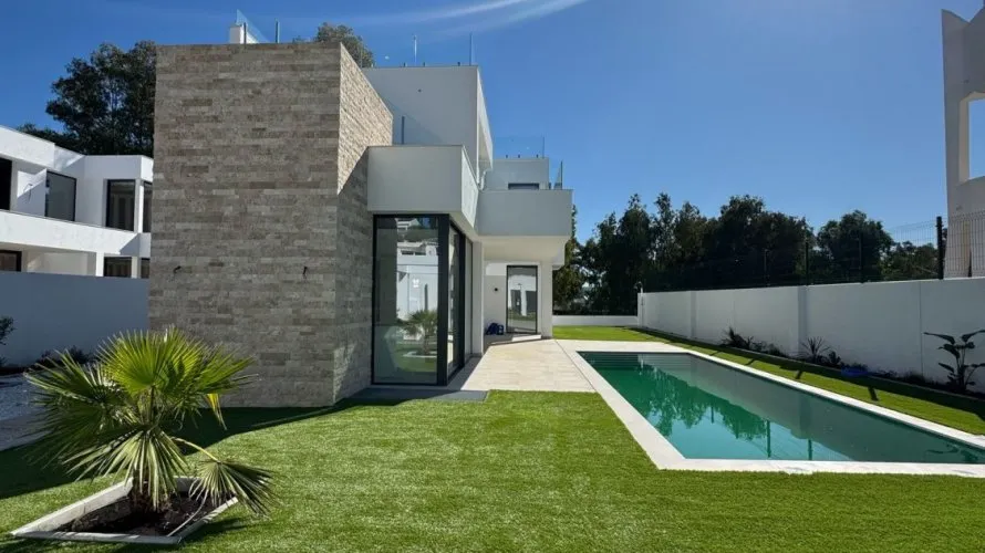 4 bedrooms villa for sale , Estepona, Spain No. 30988 № 2