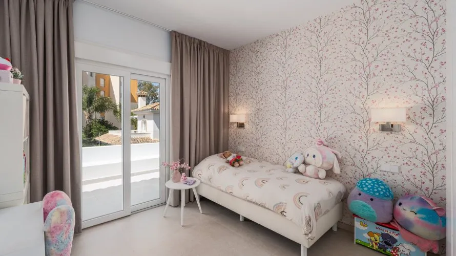 4 bedrooms house for sale , Estepona, Spain No. 31037 № 6