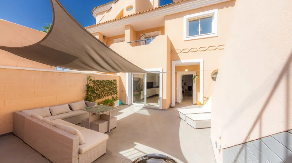 4 bedrooms townhouse for sale , Manilva, Spain No. 30750