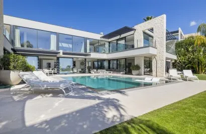 5 bedrooms house for sale , Benahavis, Spain No. 31190