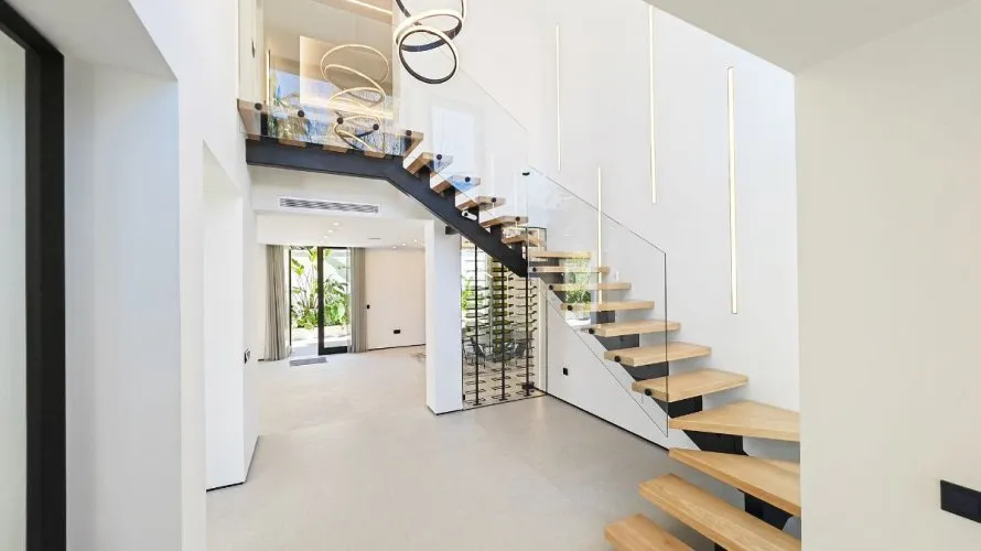 5 bedrooms villa for sale , Nueva Andalucia, Spain No. 30548 № 2