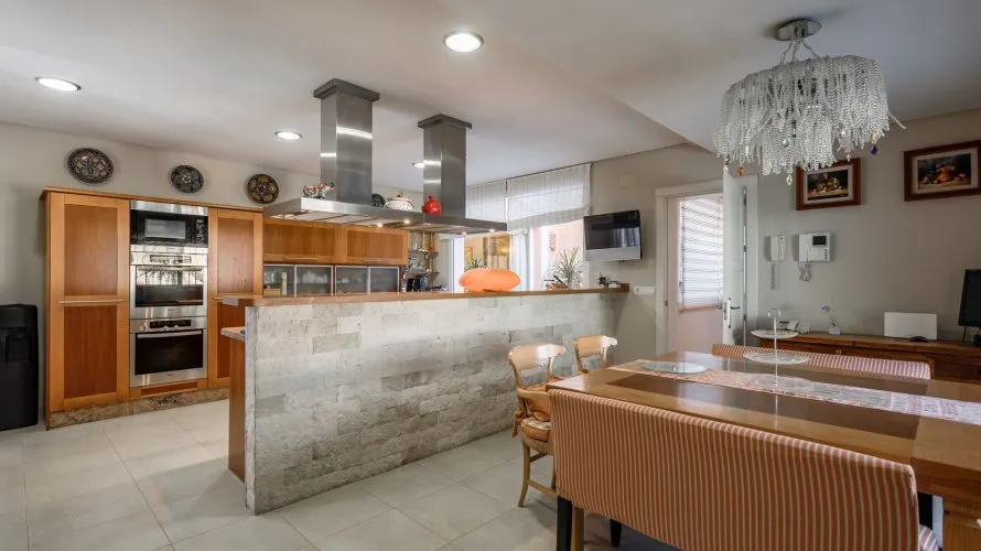 8 bedrooms villa for sale , Estepona, Spain No. 30585 № 19