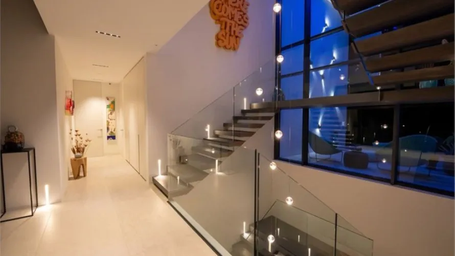 6 bedrooms villa for sale , La Quinta, Spain No. 30758 № 16