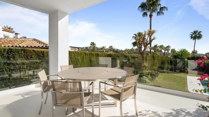 4 bedrooms villa for sale , Marbella, Spain No. 31052 № 1