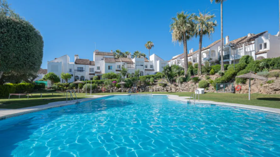 3 bedrooms townhouse for sale , Cancelada, Spain No. 31142 № 3