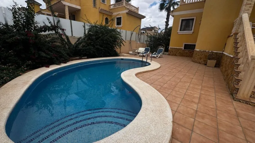 223m² villa for sale , Torrevieja, Spain No. 31176 № 1