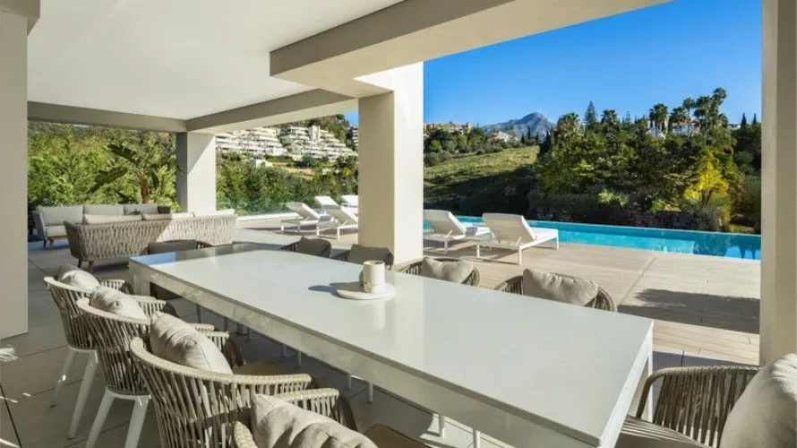 5 bedrooms house for sale , Nueva Andalucia, Spain No. 30614