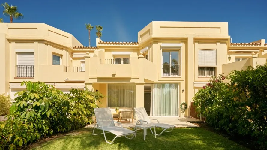 3 bedrooms townhouse for sale , Benahavis, Spain No. 30741