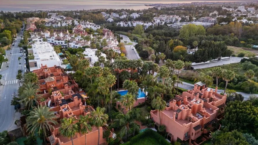 4 bedrooms townhouse for sale , Marbella, Spain No. 30598