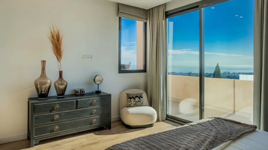 4 bedrooms house for sale , Estepona, Spain No. 30730 № 1