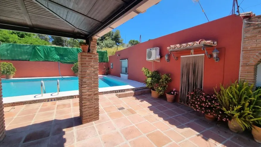 3 bedrooms house for sale , Cortes (San Pedro De Alcantara), Spain No. 31057