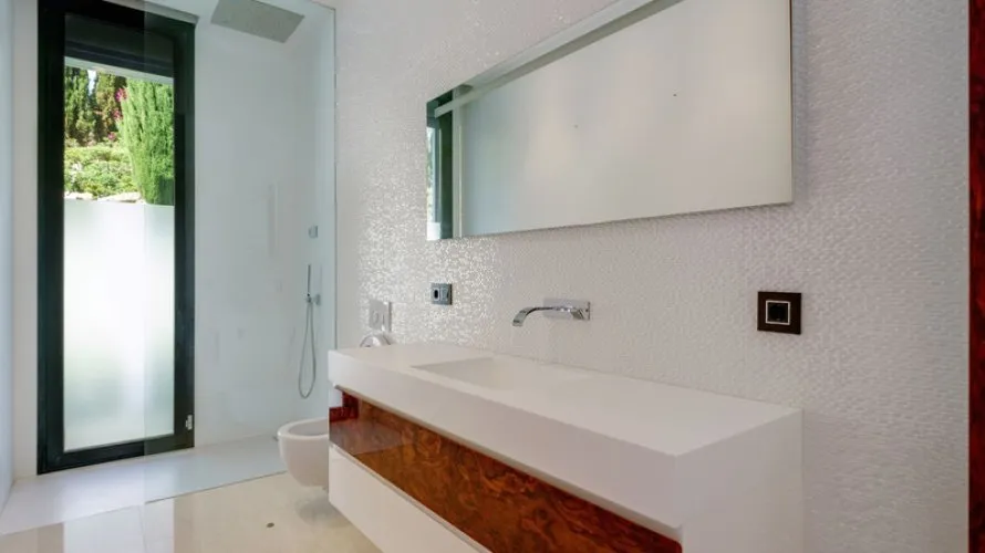 6 bedrooms villa for sale , Nueva Andalucia, Spain No. 30574 № 3