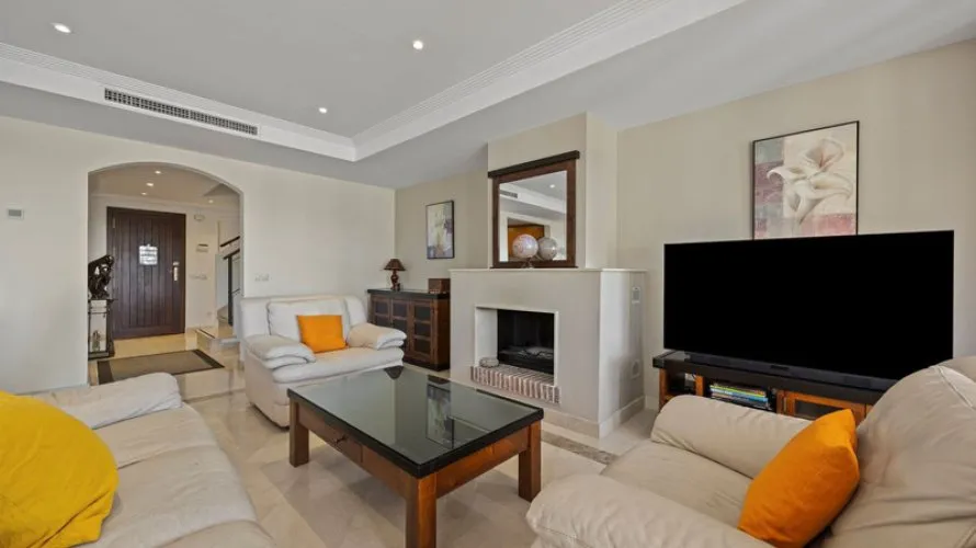 3 bedrooms townhouse for sale , Benahavis, Spain No. 31044 № 11