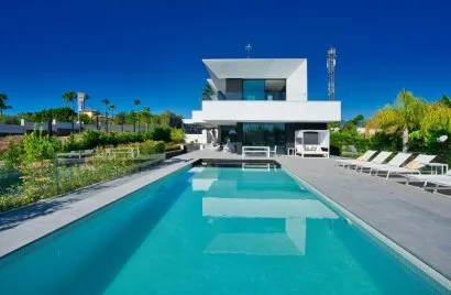 4 bedrooms villa for sale , Estepona, Spain No. 30576