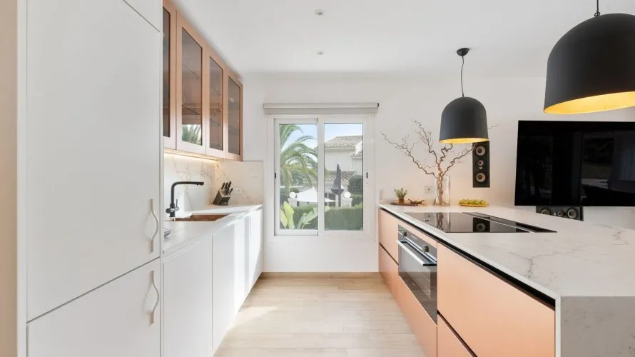 3 bedrooms house for sale , Marbella, Spain No. 30766 № 11