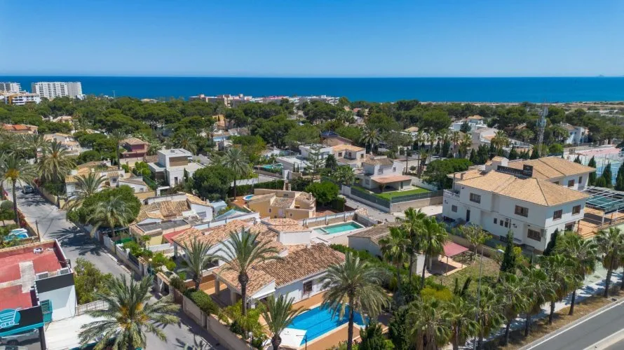 4 bedrooms villa for sale , Alicante, Spain No. 31026 № 12