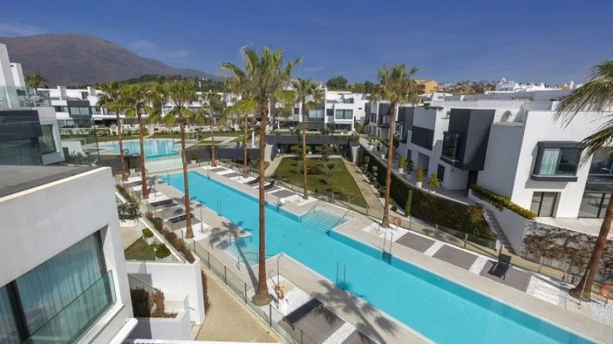 4 bedrooms townhouse for sale , Estepona, Spain No. 30644 № 18