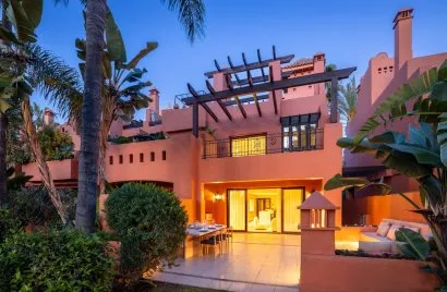 4 bedrooms townhouse for sale , Marbella, Spain No. 30598