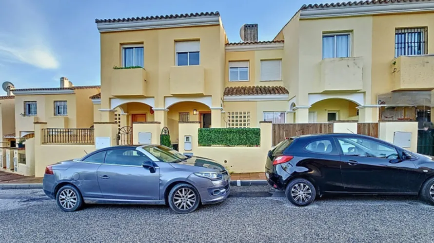 3 bedrooms townhouse for sale , Estepona, Spain No. 31139 № 3