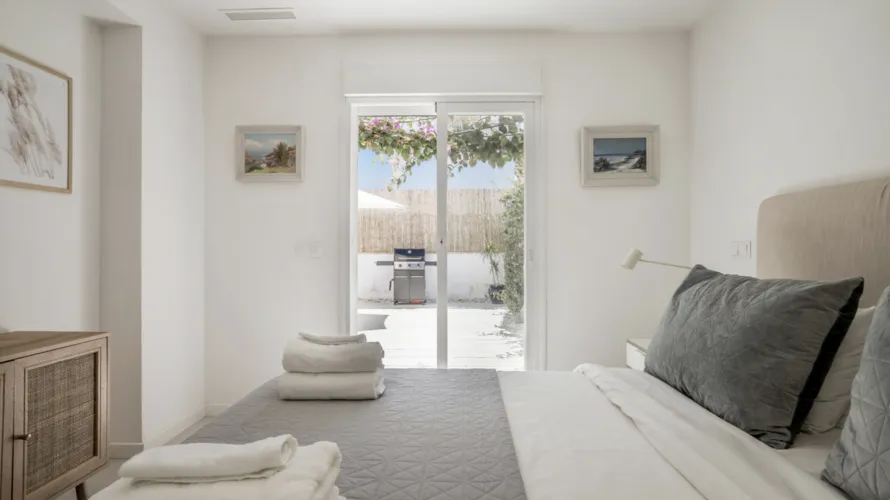 2 bedrooms house for sale , Cortes (San Pedro De Alcantara), Spain No. 30743