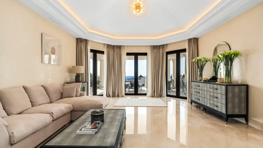 8 bedrooms house for sale , Marbella, Spain No. 31062 № 16