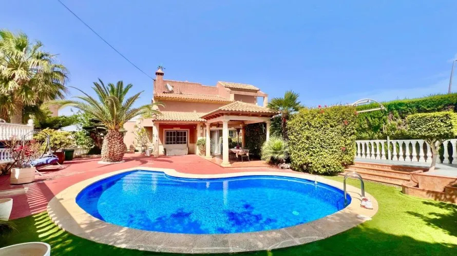 3 bedrooms villa for sale , Torrevieja, Spain No. 31013