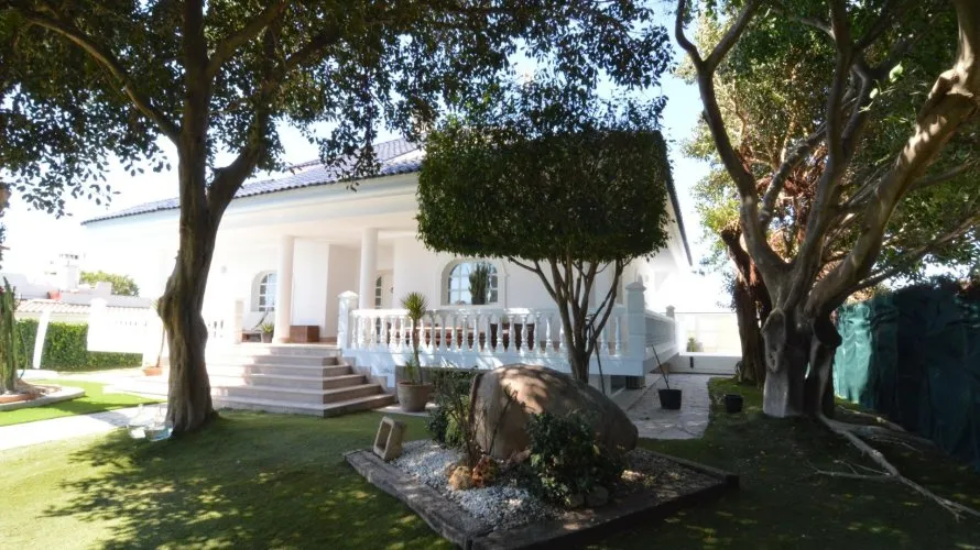 4 bedrooms villa for sale , Torrevieja, Spain No. 30945