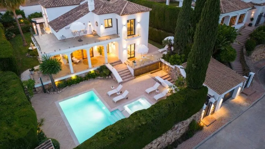 4 bedrooms villa for sale , Nueva Andalucia, Spain No. 30622 № 1