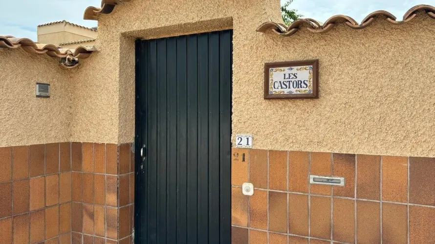 4 bedrooms villa for sale , Torrevieja, Spain No. 31019