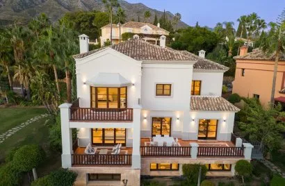 5 bedrooms house for sale , Marbella, Spain No. 30514