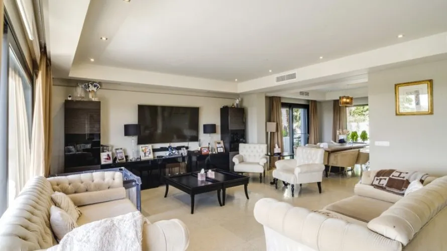 5 bedrooms villa for sale , Marbella, Spain No. 31050