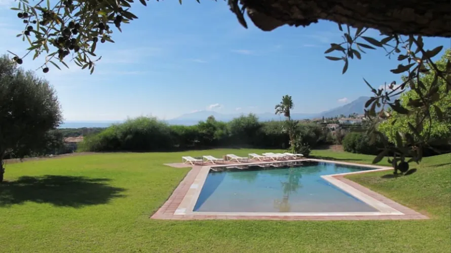 6 bedrooms villa for sale , Marbella, Spain No. 31129 № 3