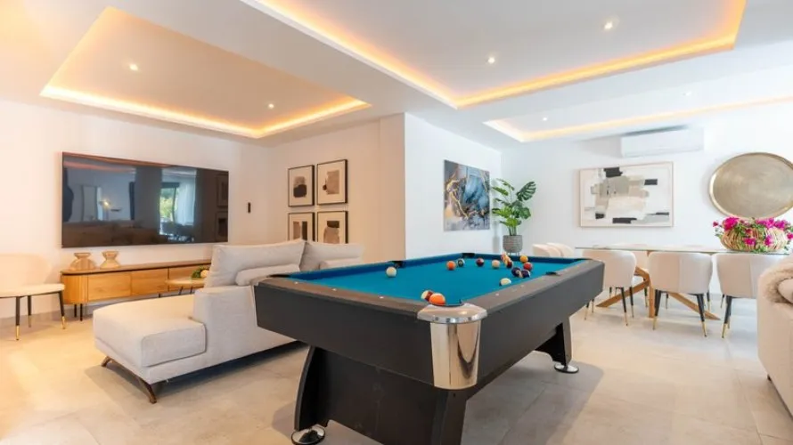 6 bedrooms villa for sale , Marbella, Spain No. 31051 № 23