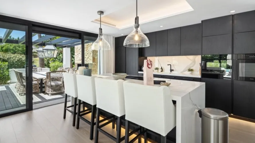 5 bedrooms house for sale , Nueva Andalucia, Spain No. 31061 № 13