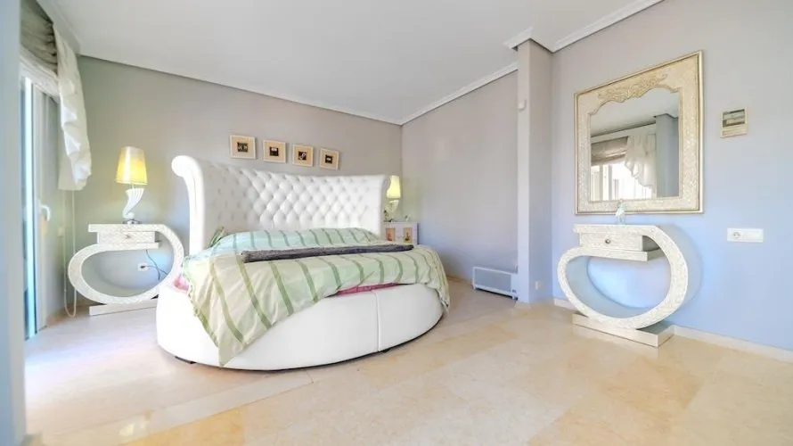 5 bedrooms villa for sale , Torrevieja, Spain No. 31021 № 13