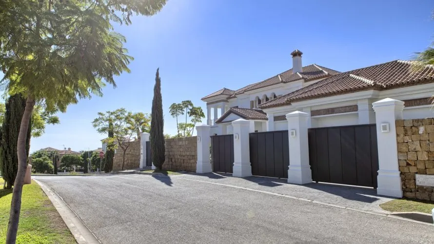 6 bedrooms villa for sale , Benahavis, Spain No. 30744 № 10