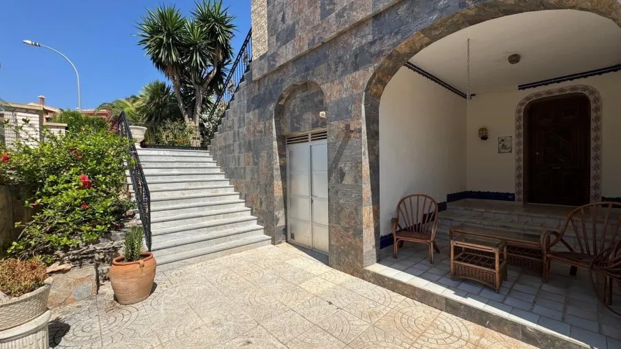 5 bedrooms villa for sale , Campoamor, Spain No. 31034 № 14