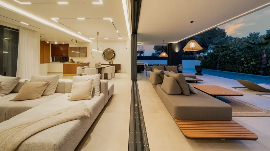 5 bedrooms villa for sale , Marbella, Spain No. 30728