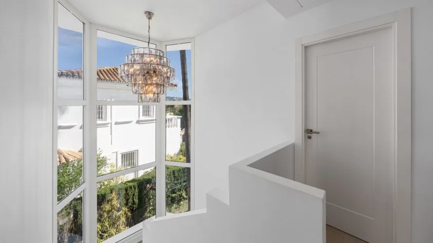 4 bedrooms house for sale , Estepona, Spain No. 31037 № 5