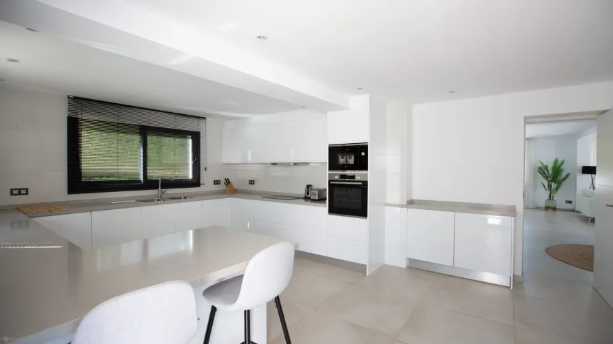 4 bedrooms villa for sale , Marbella, Spain No. 30581 № 2