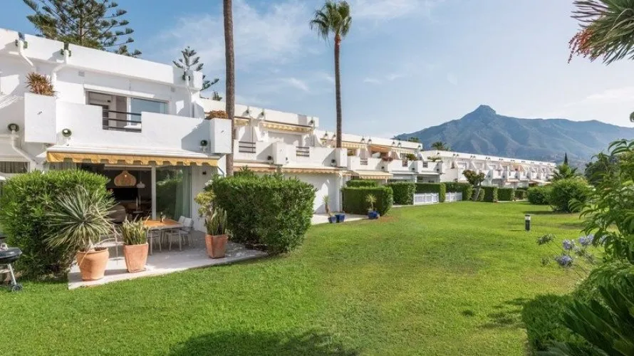 3 bedrooms townhouse for sale , Nueva Andalucia, Spain No. 31181 № 5