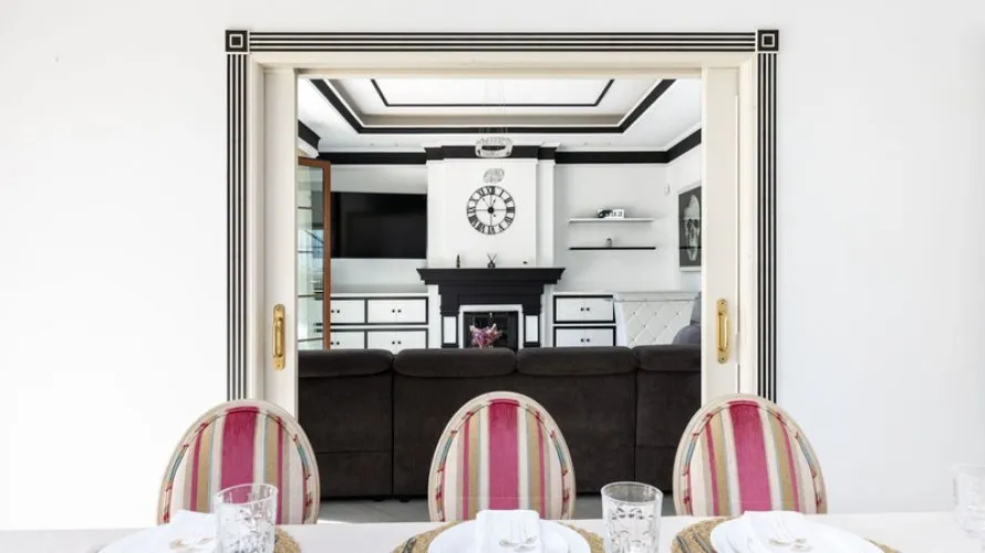 5 bedrooms villa for sale , Marbella, Spain No. 30572 № 11