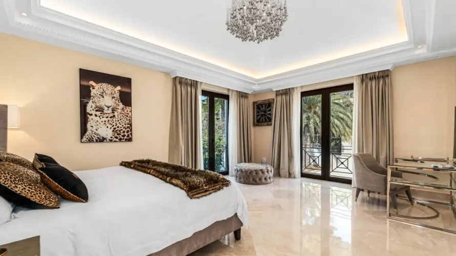 8 bedrooms house for sale , Marbella, Spain No. 31062 № 20