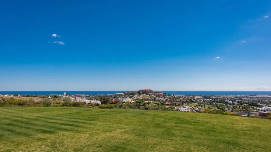 8 bedrooms villa for sale , Nueva Andalucia, Spain No. 30648 № 23