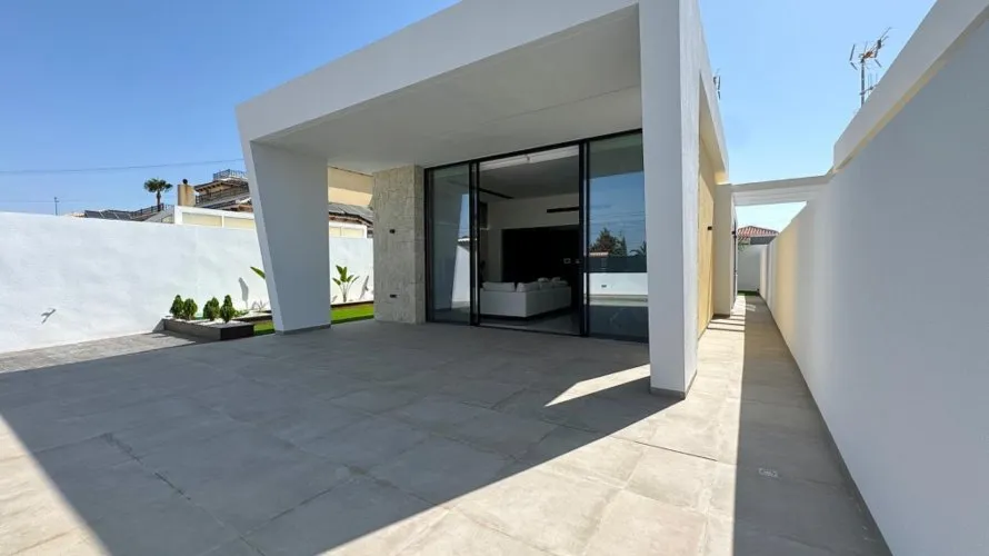 3 bedrooms villa for sale , Torrevieja, Spain No. 30661 № 2