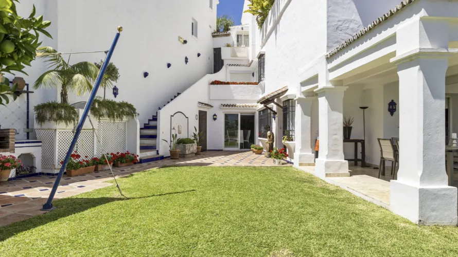 4 bedrooms townhouse for sale , Nueva Andalucia, Spain No. 30754 № 25