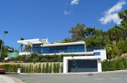 5 bedrooms villa for sale , Marbella, Spain No. 31127