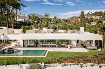 4 bedrooms house for sale , Nueva Andalucia, Spain No. 31046