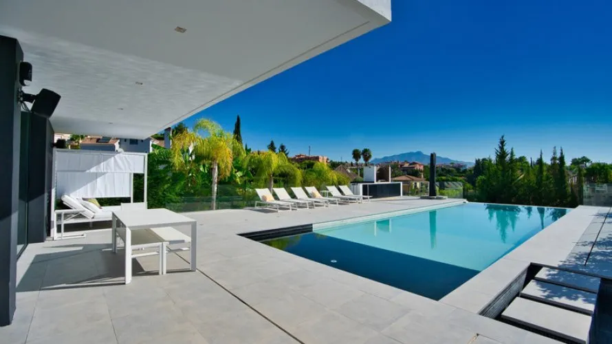 4 bedrooms villa for sale , Estepona, Spain No. 30576 № 2